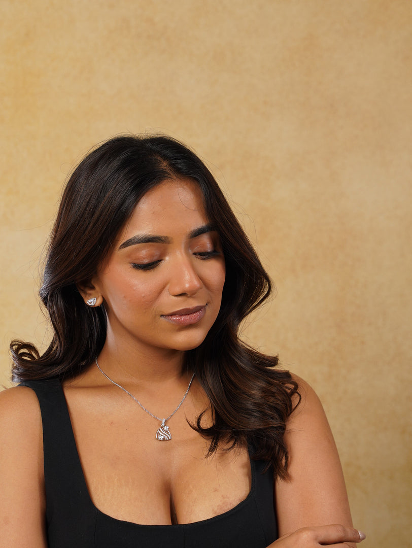 Petal Shaped Necklace With Earrings
