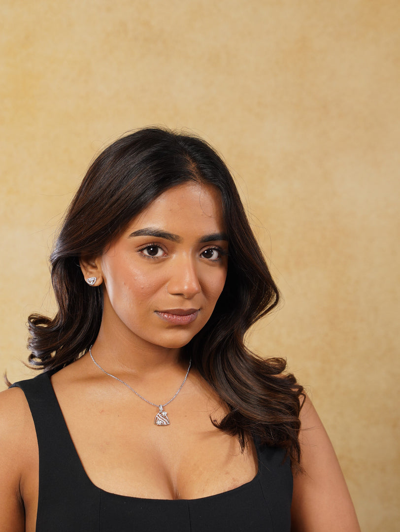 Petal Shaped Necklace With Earrings