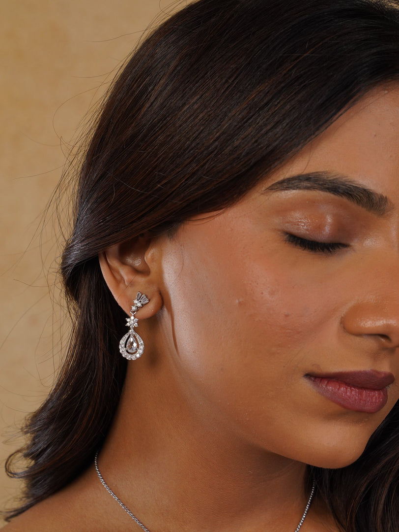 Oval Shaped Silver Zircon Pendant Necklace With Earrings