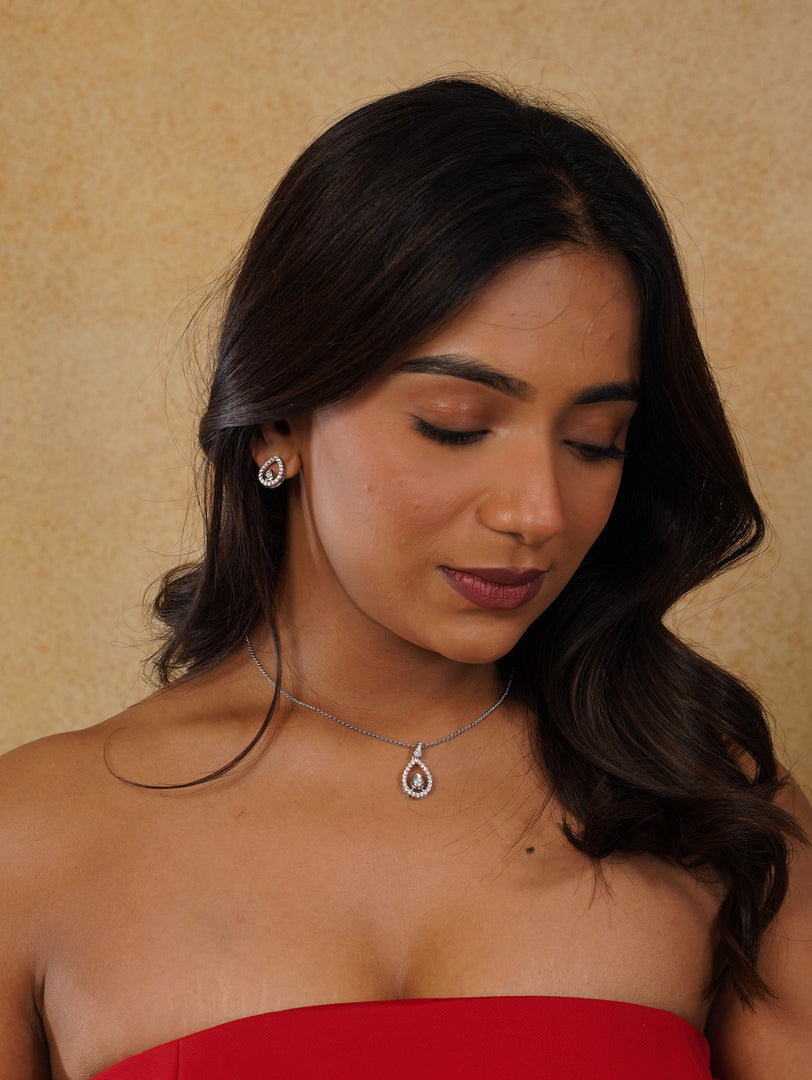 Oval Shaped Zircon Pendant With Earrings