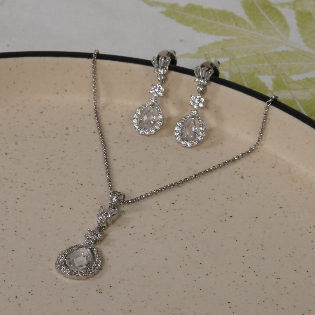 Oval Shaped Silver Zircon Pendant Necklace With Earrings
