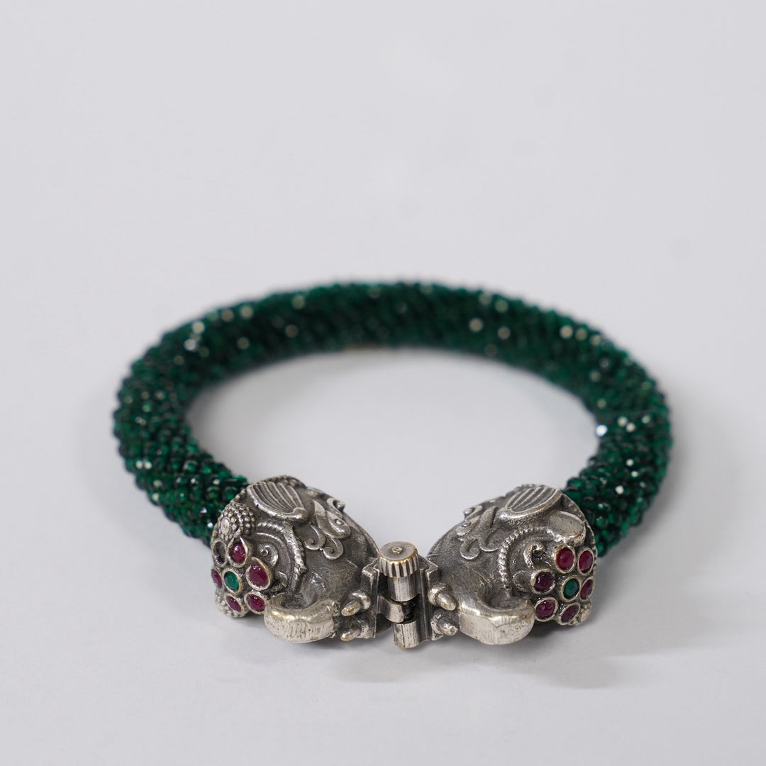 Verdant Trunk Elegance (Green)
